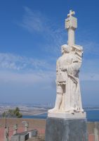 Statue of Juan Rodríguez Cabrillo overlooking the ocean